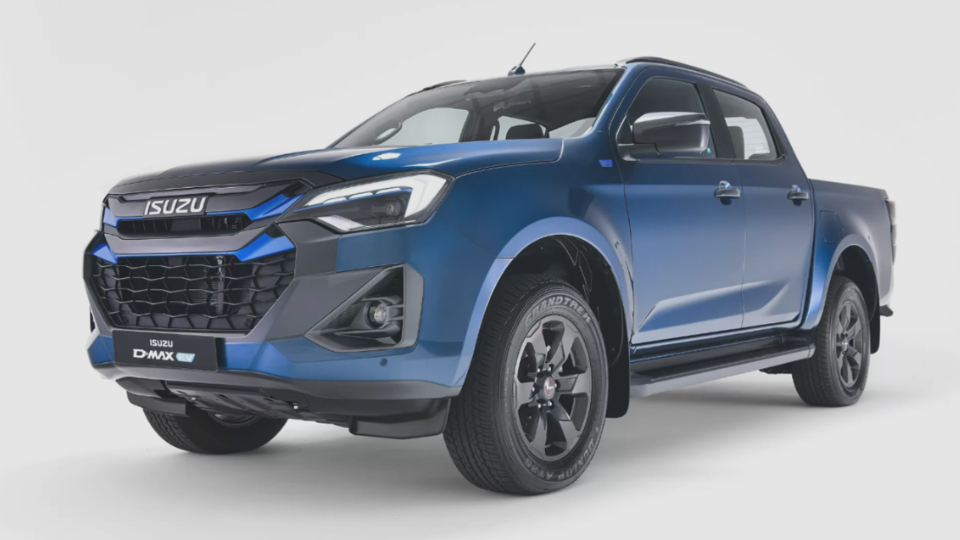 معرفی ایسوزو دی-مکس برقی منبع سایت باما