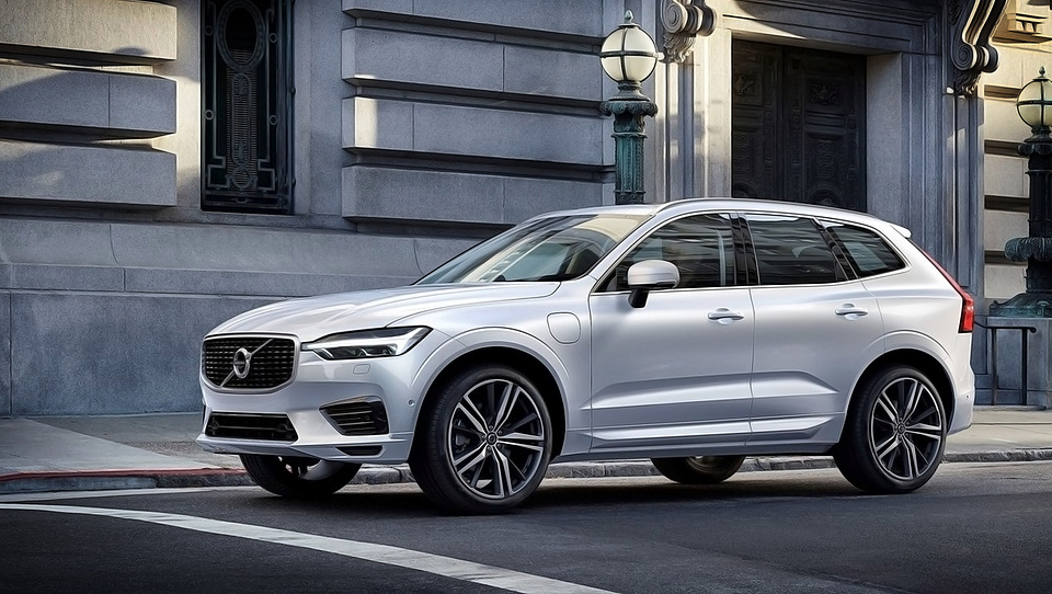 15 - ولوو XC60 T8 پلاگین