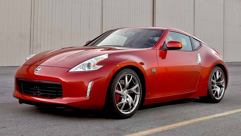 9- نیسان 370Z