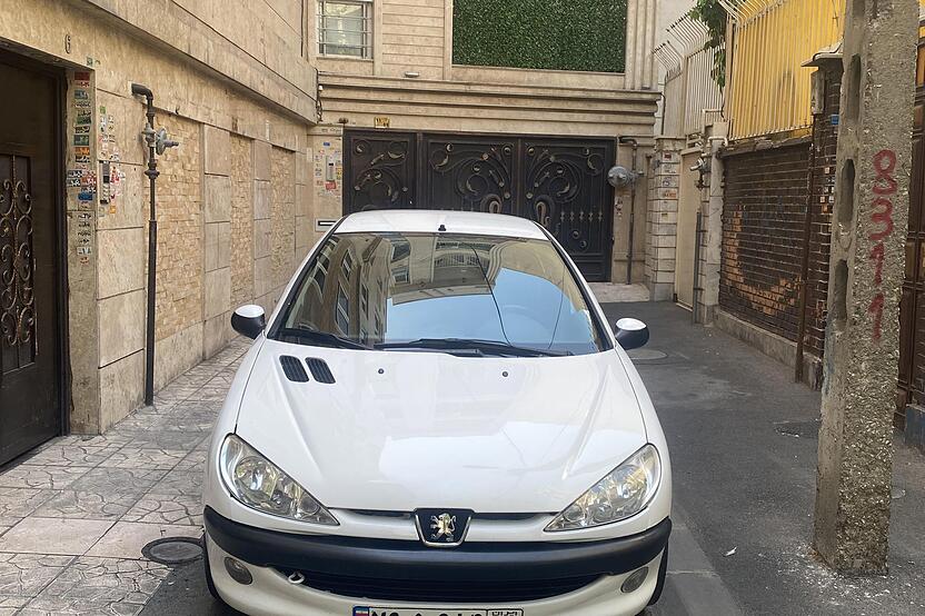 پژو، 206
