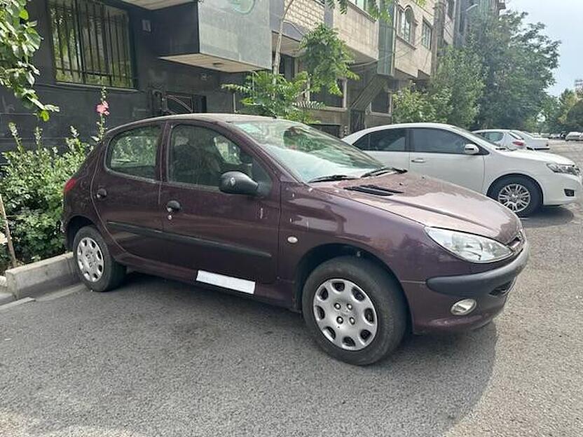 پژو، 206