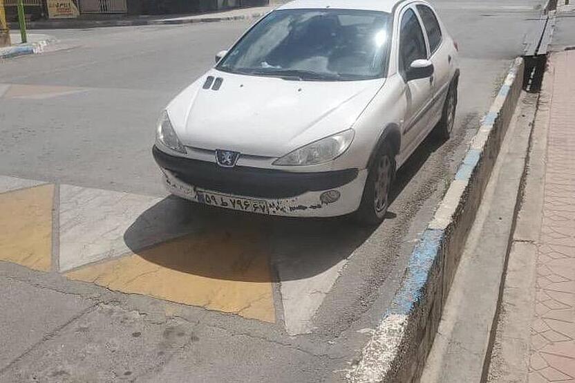 پژو، 206