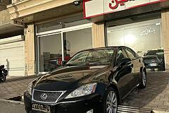 لکسوس، IS