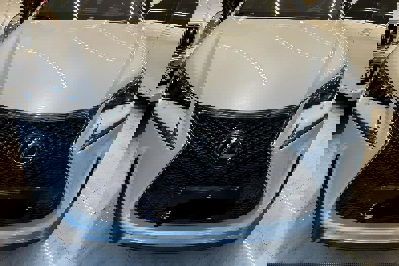 لکسوس، NX