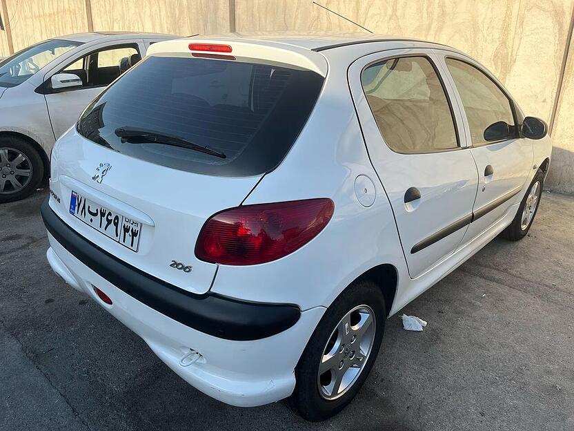 پژو، 206