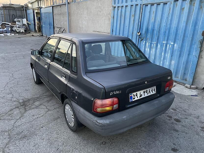 پراید، صندوق دار