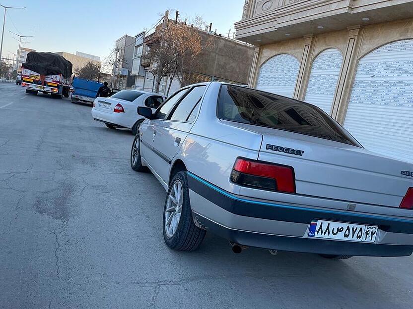 پژو، 405