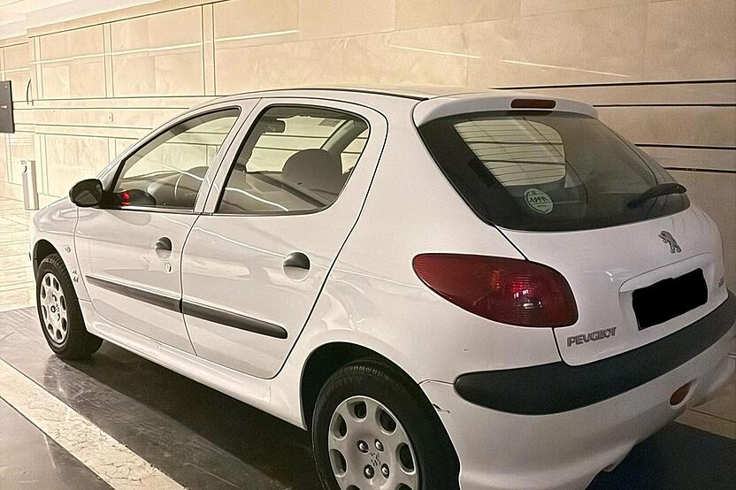 پژو، 206