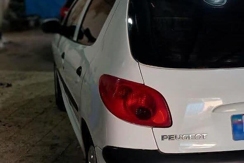 پژو، 206