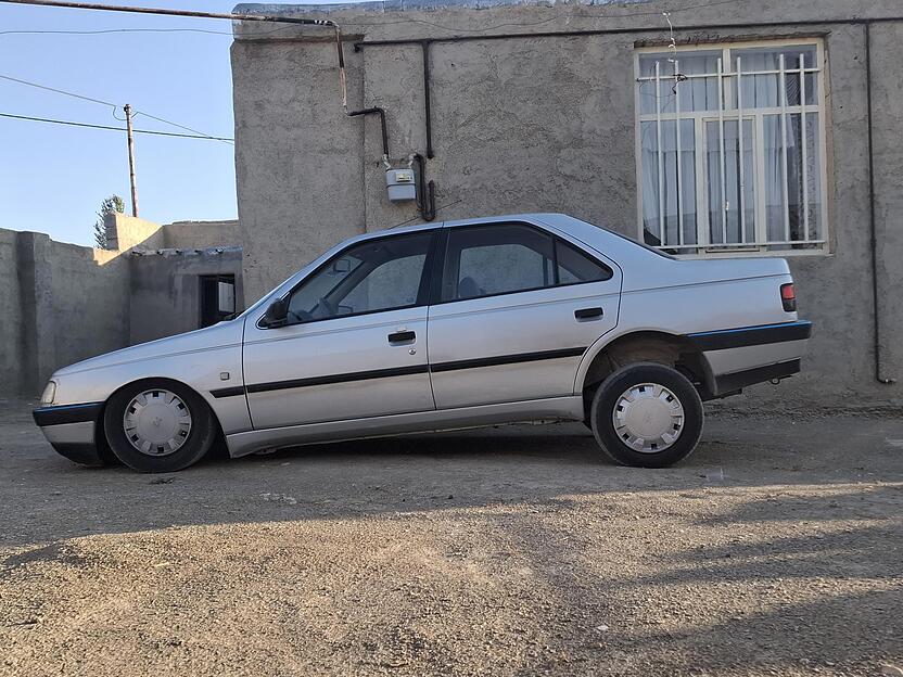 پژو، 405