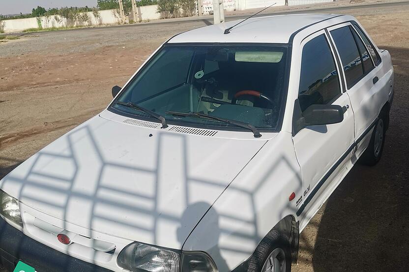 پراید، صندوق دار