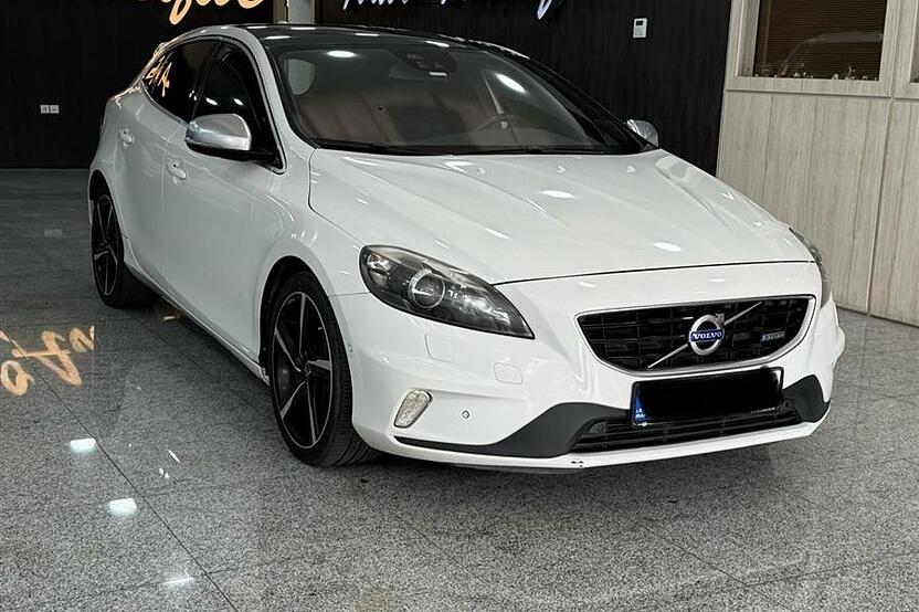 ولوو، V40