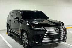 لکسوس، LX