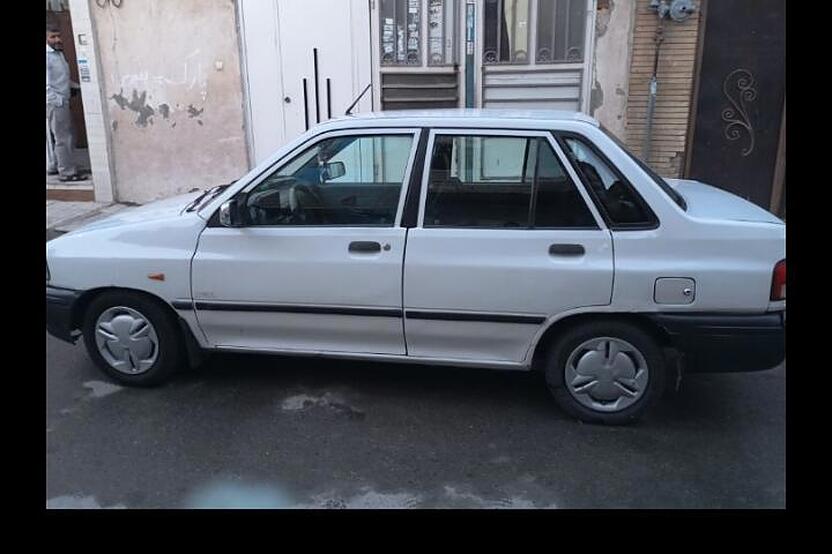 پراید، صندوق دار