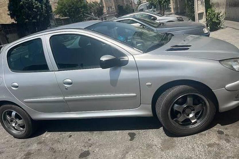 پژو، 206