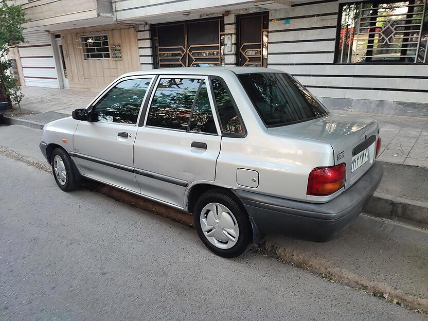 پراید، صندوق دار