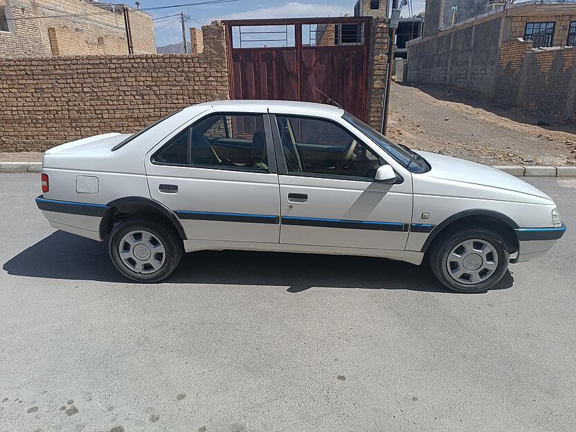 پژو، 405