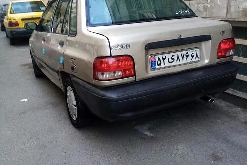 پراید، صندوق دار