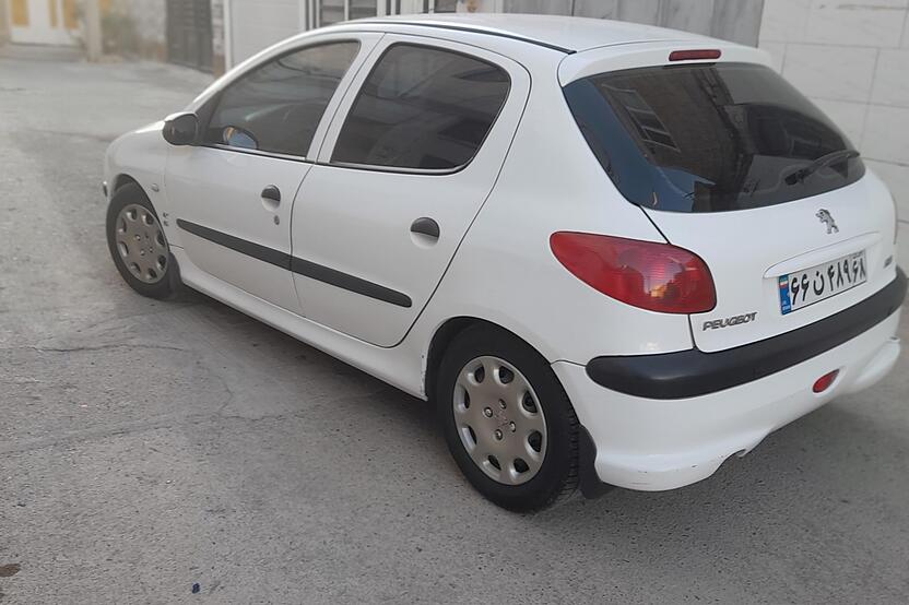 پژو، 206