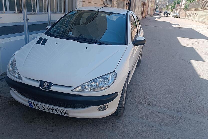 پژو، 206