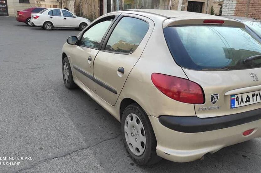 پژو، 206