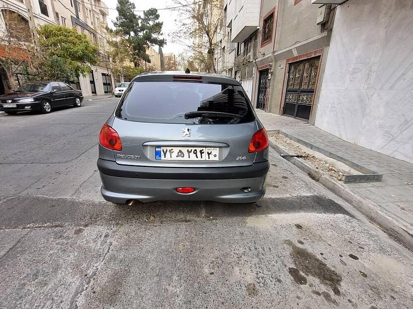 پژو، 206