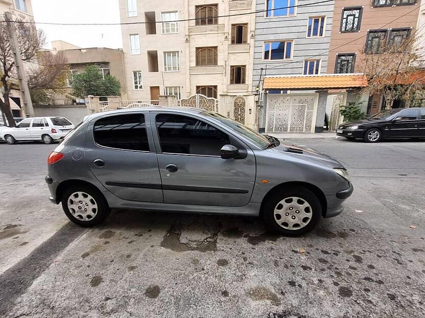 پژو، 206