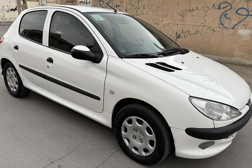 پژو، 206