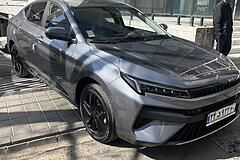 کی ام سی، J7