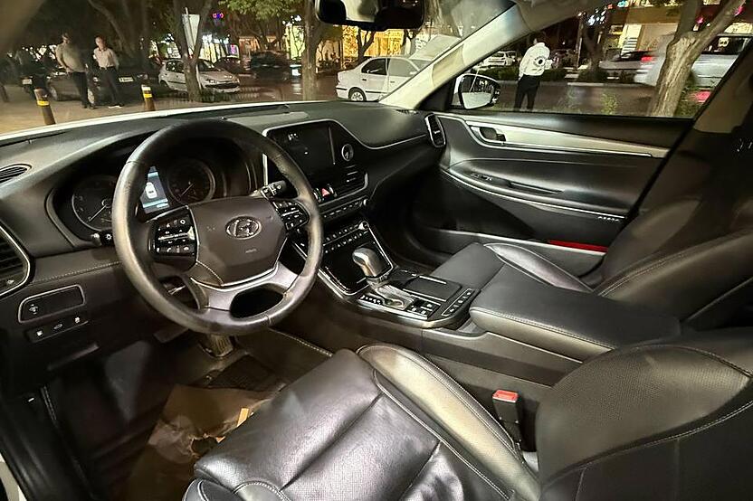 هیوندای، آزرا (گرنجور)