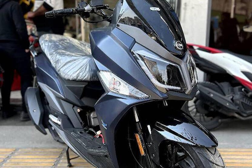 اس وای ام، گلکسی J 200