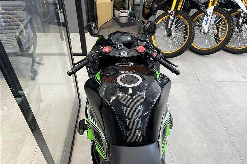 کاوازاکی، نینجا ZX-6R