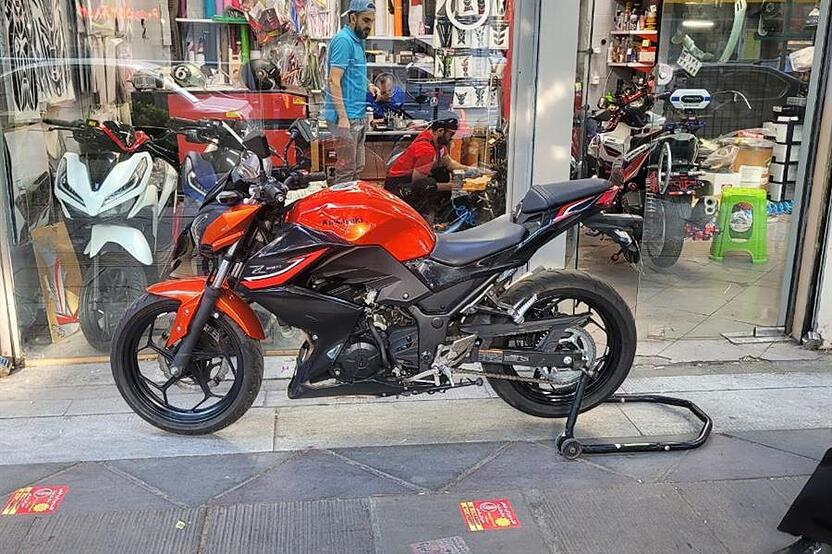 کاوازاکی، Z250