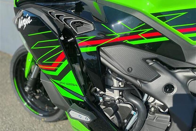 کاوازاکی، نینجا ZX-25R